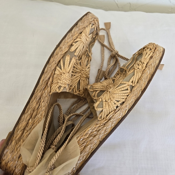 Vintage Stuart Weitzman Raffia Floral Espadrilles - Picture 9 of 14